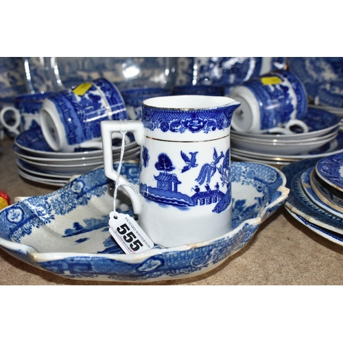 555 - A GROUP OF BLUE AND WHITE WILLOW PATTERN TABLEWARE AND SIMILAR, comprising a C.W.S Windsor China par... 