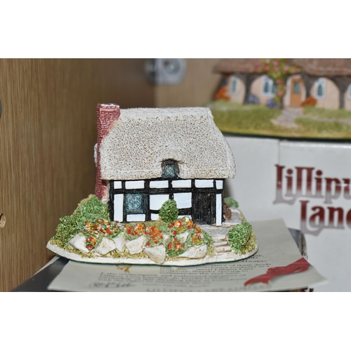 326 - FIFTEEN BOXED LILLIPUT LANE SCULPTURES AND SIX LILLIPUT LANE LIMITED EDITION COLLECTOR'S PLATES, com... 