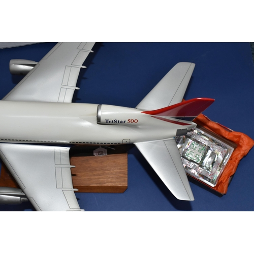 426 - A PLASTIC DISPLAY MODEL OF A LOCKHEED TRISTAR 500 IN BRITISH AIRWAYS LIVERY, appears complete and in... 