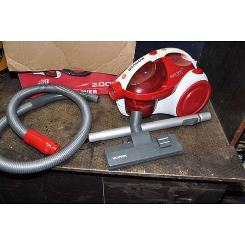 1089 - A HOOVER SPRINT VACUUM CLEANER in original box and a Goblin steamatic (both PAT pass and working)