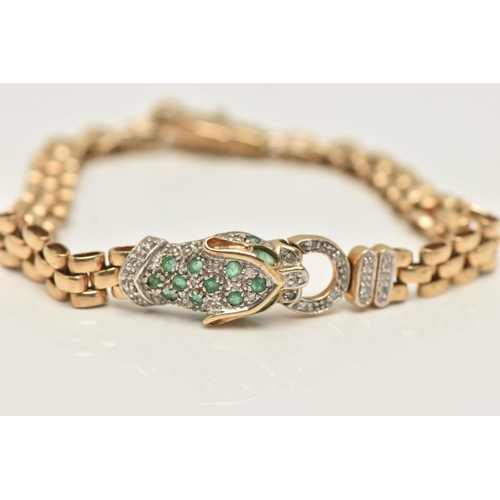 43 - A 9CT GOLD GEM SET BRACELET, designed as a brick link bracelet with panther head centrally positione... 