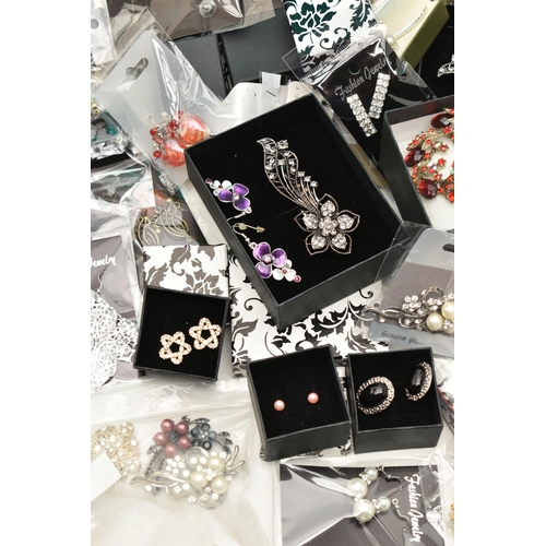 88 - A LARGE SELECTION OF COSTUME JEWELLERY EARRINGS, a large box of assorted drop and stud earrings, (co... 