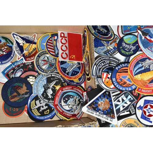 252 - A BOX OF MOSTLY AMERICAN SPACE MISSION RELATED CLOTH BADGES, to include Space Lab 2, Space Lab 3, Ge... 