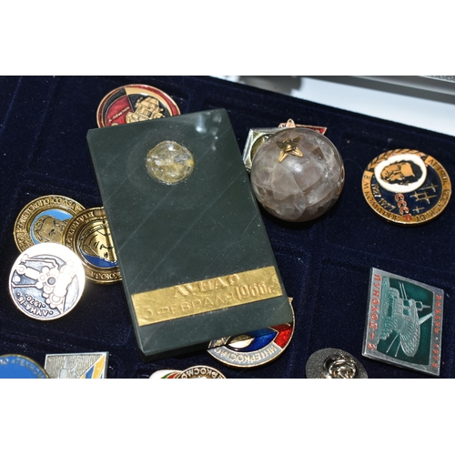 253 - AN ALUMINIUM FLIGHT CASE CONTAINING RUSSIAN / SOVIET SPACE RELATED PIN BADGES, to include anniversar... 