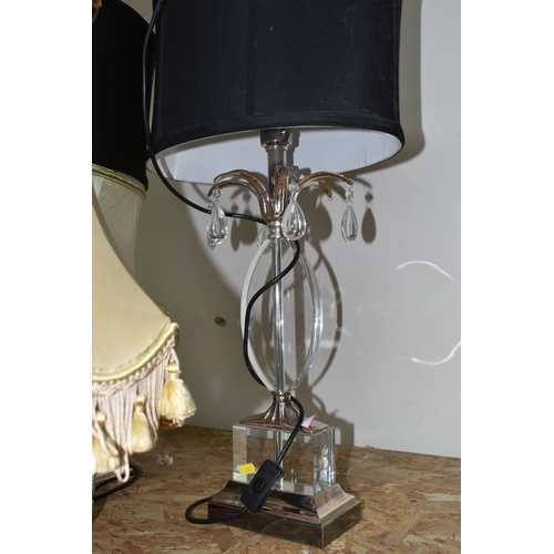 367 - A GROUP OF FIVE TABLE LAMPS comprising two onyx lamps with shades, a pair of glass and chrome effect... 