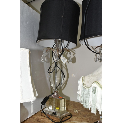 367 - A GROUP OF FIVE TABLE LAMPS comprising two onyx lamps with shades, a pair of glass and chrome effect... 