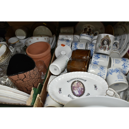 373 - FOUR BOXES AND LOOSE CERAMIC KITCHEN AND GLASS WARE to include a Royal Worcester Wild Harvest two pi... 