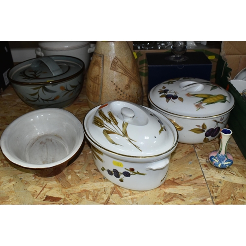 373 - FOUR BOXES AND LOOSE CERAMIC KITCHEN AND GLASS WARE to include a Royal Worcester Wild Harvest two pi... 