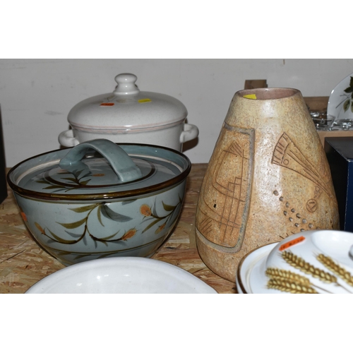 373 - FOUR BOXES AND LOOSE CERAMIC KITCHEN AND GLASS WARE to include a Royal Worcester Wild Harvest two pi... 