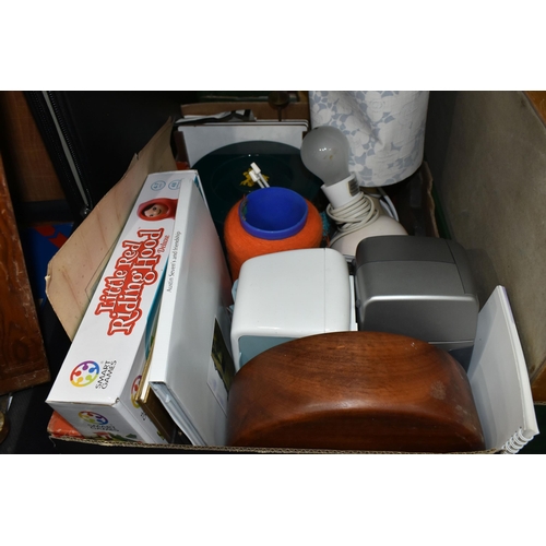 385 - SIX BOXES AND LOOSE MIXED MISCELLANEOUS ITEMS to include a Keswick bowl Firth Staybrit G1182, a vint... 