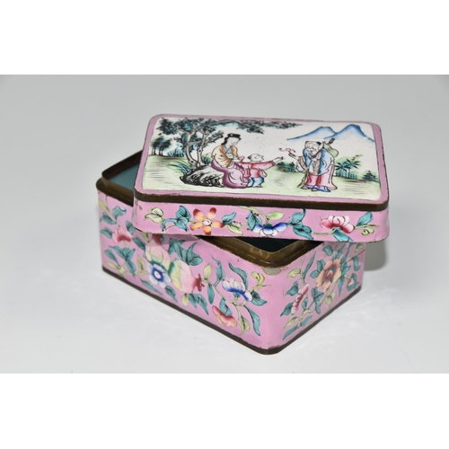 434 - AN ENAMEL BOX WITH ORIENTAL DECORATION, the sides painted with fruit and flowers on a pink ground, t... 