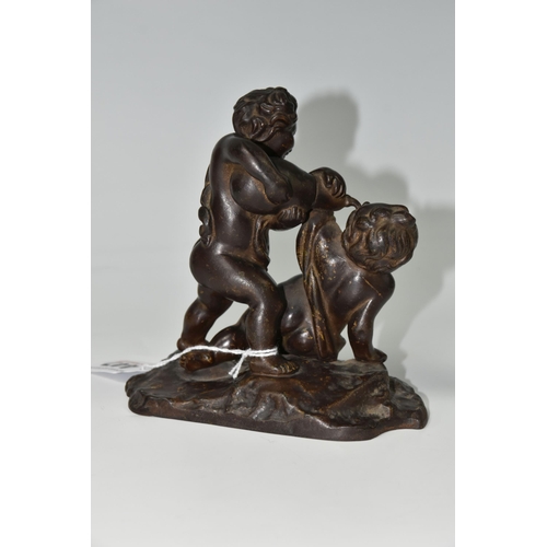 447 - A SMALL BRONZE BACCHANALIAN FIGURE GROUP, depicting two playful cherubs, height 14cm x width 14cm (1... 