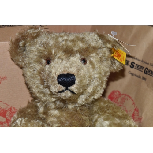 456 - A BOXED STEIFF MOHAIR CLASSIC 1920 REPLICA BEAR, No.000737, complete and in very good condition with... 