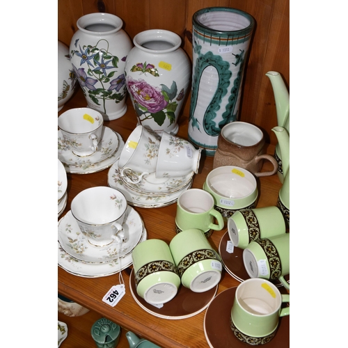 462 - A GROUP OF CERAMICS, comprising a mid-20th century Carlton Ware green and brown scroll design coffee... 