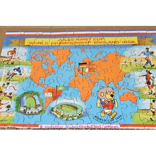 471 - A SHREDDED WHEAT 1966 WORLD CUP WORLD CUP WILLIE JIGSAW PUZZLE, complete and in very good condition ... 