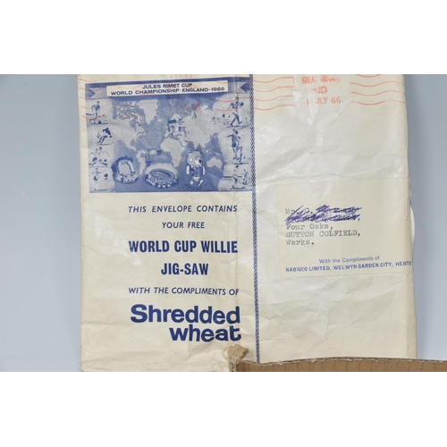 471 - A SHREDDED WHEAT 1966 WORLD CUP WORLD CUP WILLIE JIGSAW PUZZLE, complete and in very good condition ... 