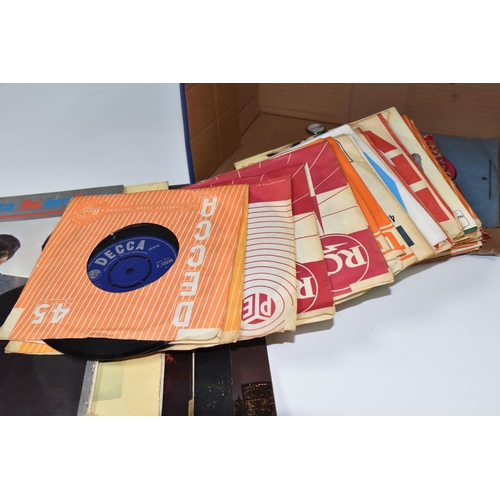 477 - A QUANTITY OF SINGLE AND LP RECORDS, mainly 1960s and 1970s, includes a collection of items by The K... 