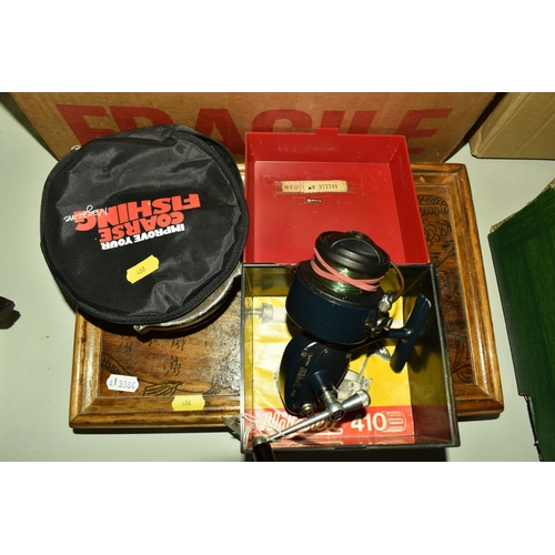 488 - ONE BOX AND LOOSE VINTAGE FISHING ITEMS, to include a fly wheel, a Garcia Mitchell 410 reel, wooden ... 