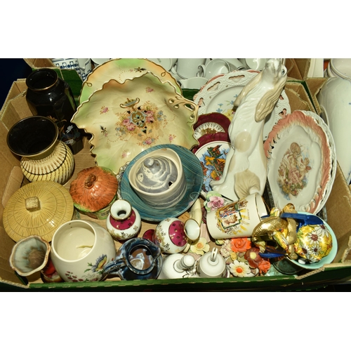 527 - FIVE BOXES AND LOOSE CERAMIC AND GLASS KITCHEN WARE to include a four person breakfast set of Royal ... 