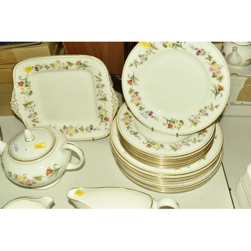 532 - A COLLECTION OF WEDGWOOD DINNERWARE 'MIRABELLE', comprising of one meat plate, one oval serving ture... 