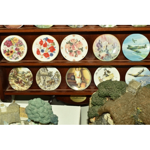 547 - A COLLECTION OF NAMED CERAMICS AND THEMED PLATES, to include Royal Worcester 'Darling Buds of May' c... 