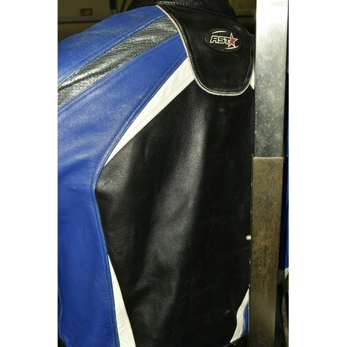 553 - A SET OF MEN'S MOTORBIKE LEATHERS, comprising a pair of 'TT Leathers' black leather trousers, UK siz... 