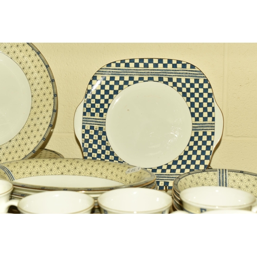 563 - A GROUP OF WEDGWOOD 'SAMURAI' PATTERN DINNERWARE, comprising four oval serving dishes (marked as sec... 