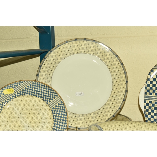 563 - A GROUP OF WEDGWOOD 'SAMURAI' PATTERN DINNERWARE, comprising four oval serving dishes (marked as sec... 