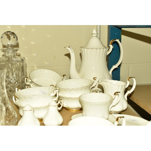 578 - A GROUP OF ROYAL ALBERT 'VAL D'OR' PATTERN TEA AND COFFEE WARE, comprising a coffee pot, six twin ha... 