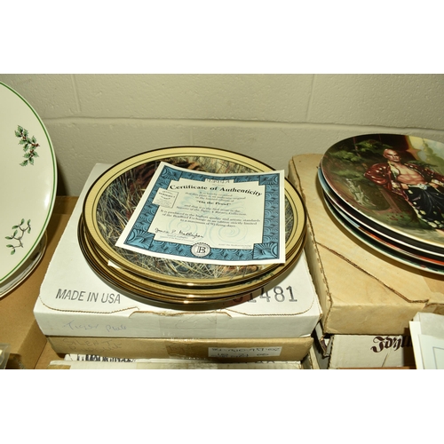 580 - A LARGE QUANTITY OF BOXED COLLECTOR'S PLATES, comprising two boxed Wedgwood Daily Mail calendar plat... 