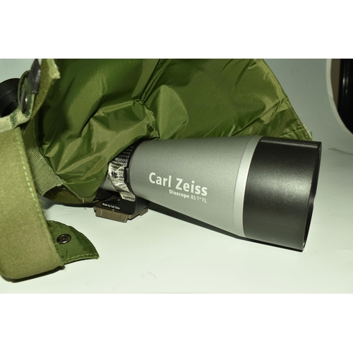 585 - A CARL ZEISS DIASCOPE 85 T FL SPOTTING SCOPE, serial no 2849452, with protective case (1) (Condition... 