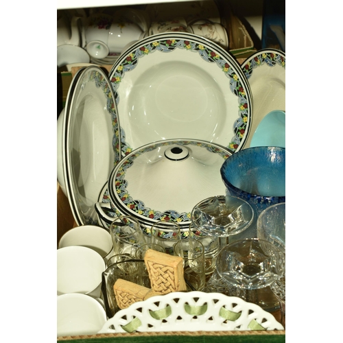 587 - FOUR BOXES AND LOOSE CERAMICS AND GLASS WARE, to include six Midwinter 'Cannes' 15.5cm tea plates, a... 