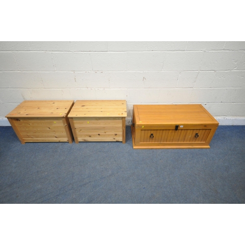 1225 - A MODERN BLANKET CHEST, with a hinged lid, width 100cm x depth 50cm x height 40cm, along with a pair... 