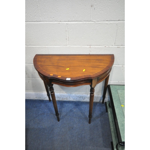 1230 - A MAHOGANY SIDE TABLE, with a single frieze drawer, raised on reeded and tapered legs, width 83cm x ... 