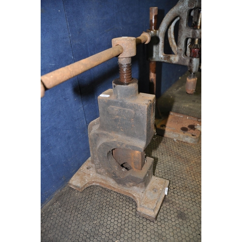 1059 - A VINTAGE MANCUNA A2X DRILL PRESS and a vintage cast iron pipe clamp (both rusted and all operations... 