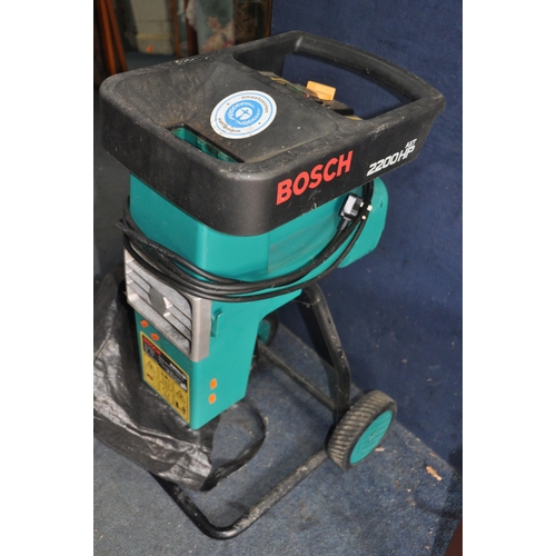 1061 - A BOSCH AXT2200HP GARDEN SHREDDER with cover SPARES OR REPAIRS very noisy