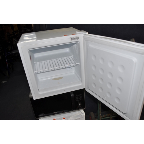 1072 - A RUSSELL HOBBS TABLE TOP FREEZER width 47cm depth 45cm height 47cm (PAT pass and working at -19 deg... 