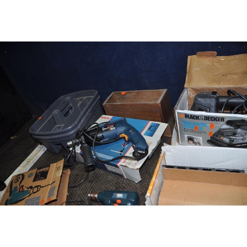 1076 - A COLLECTION OF HAND AND POWER TOOLS including a Bosch GBM10-2-RE drill, a Black and Decker 6v cordl... 