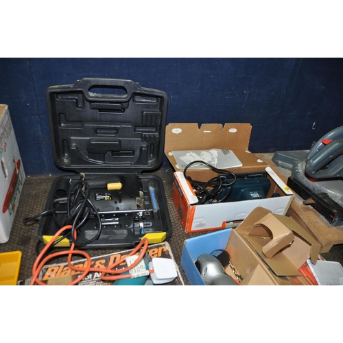 1079 - A COLLECTION OF POWER TOOLS including Black and Decker sander (looks unused), 9.6v screwdriver and h... 