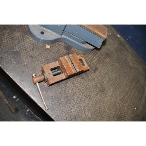 1093 - A REPAIRED RECORD 24 ENGINEERS VICE AND A MACHINE VICE (Condition Report: Record has been welded, ma... 