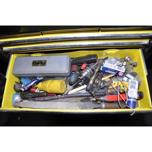 1113 - A TORIN STACKING MECHANIC TOOLBOX CONTAINING AUTOMOTIVE TOOLS including Halfords sockets and spanner... 