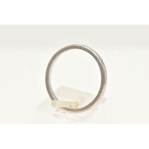 58 - A MID 20TH CENTURY PLATINUM WEDDING BAND, the D-shape cross section band with faceted surface detail... 