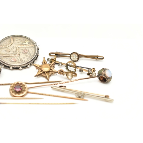 71 - A COLLECTION OF LATE 19TH CENTURY AND EARLY 20TH CENTURY COSTUME JEWELLERY, to include a rock crysta... 