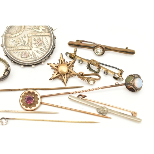 71 - A COLLECTION OF LATE 19TH CENTURY AND EARLY 20TH CENTURY COSTUME JEWELLERY, to include a rock crysta... 