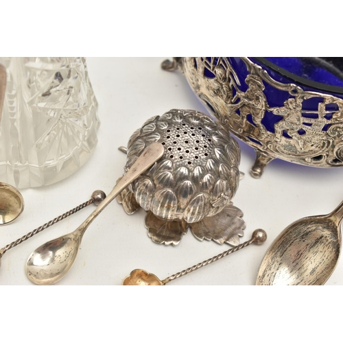 117 - AN ASSORTMENT OF SILVER AND WHITE METAL, to include four silver salt spoons, a silver teaspoon, a si... 