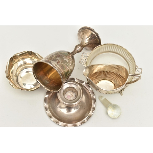 118 - A SELECTION OF MAINLY EARLY 20TH CENTURY SILVERWARE, to include a silver chamberstick, a small silve... 