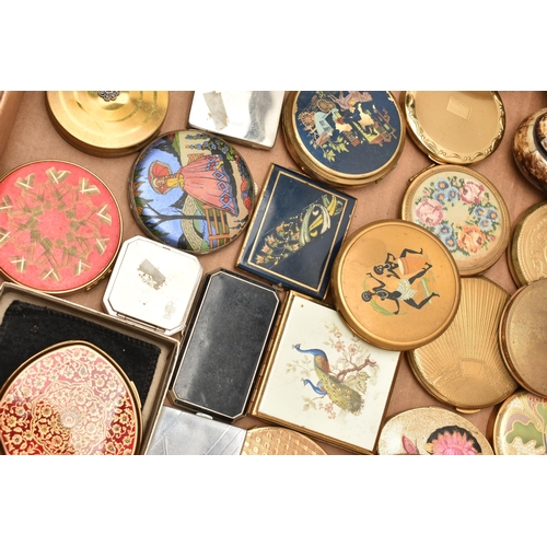 135 - A LARGE SELECTION OF COMPACTS ETC., to include 6 trinket boxes, a Stratton lipstick holder and mirro... 