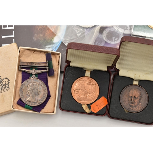 172 - A CARDBOARD BOX OF MIXED COINS COMMEMORATIVES AND MEDALS TO INCLUDE 1891 Victoria Crown Coin,A Gener... 