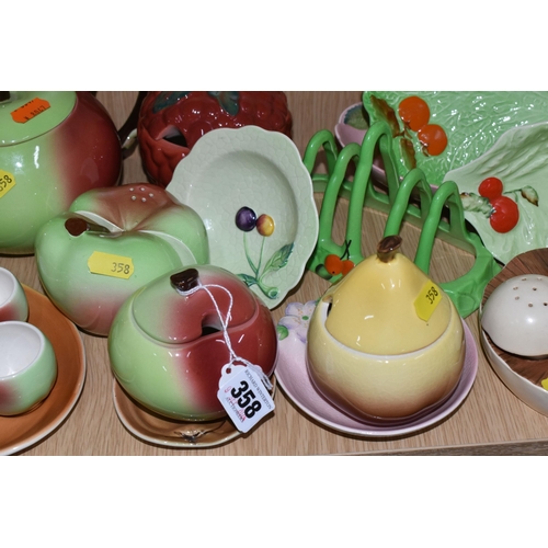 358 - A QUANTITY OF CARLTON WARE SALAD AND FRUIT WARES, over twenty pieces to include fruit themed teapot,... 