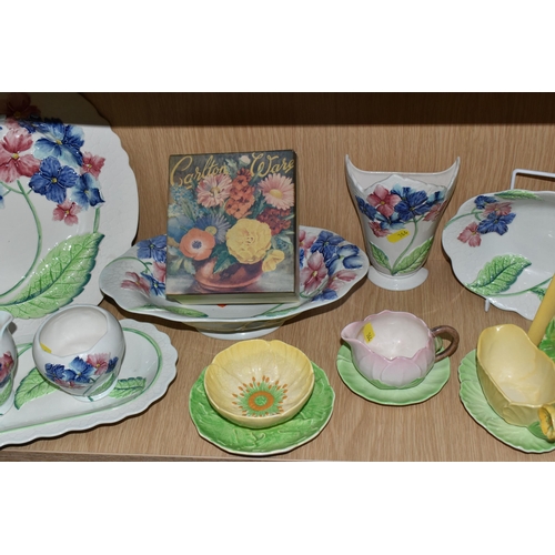 364 - A COLLECTION OF CARLTON WARE FLORAL THEMED CERAMICS, comprising Australian 'Blue Hydrangea' design w... 